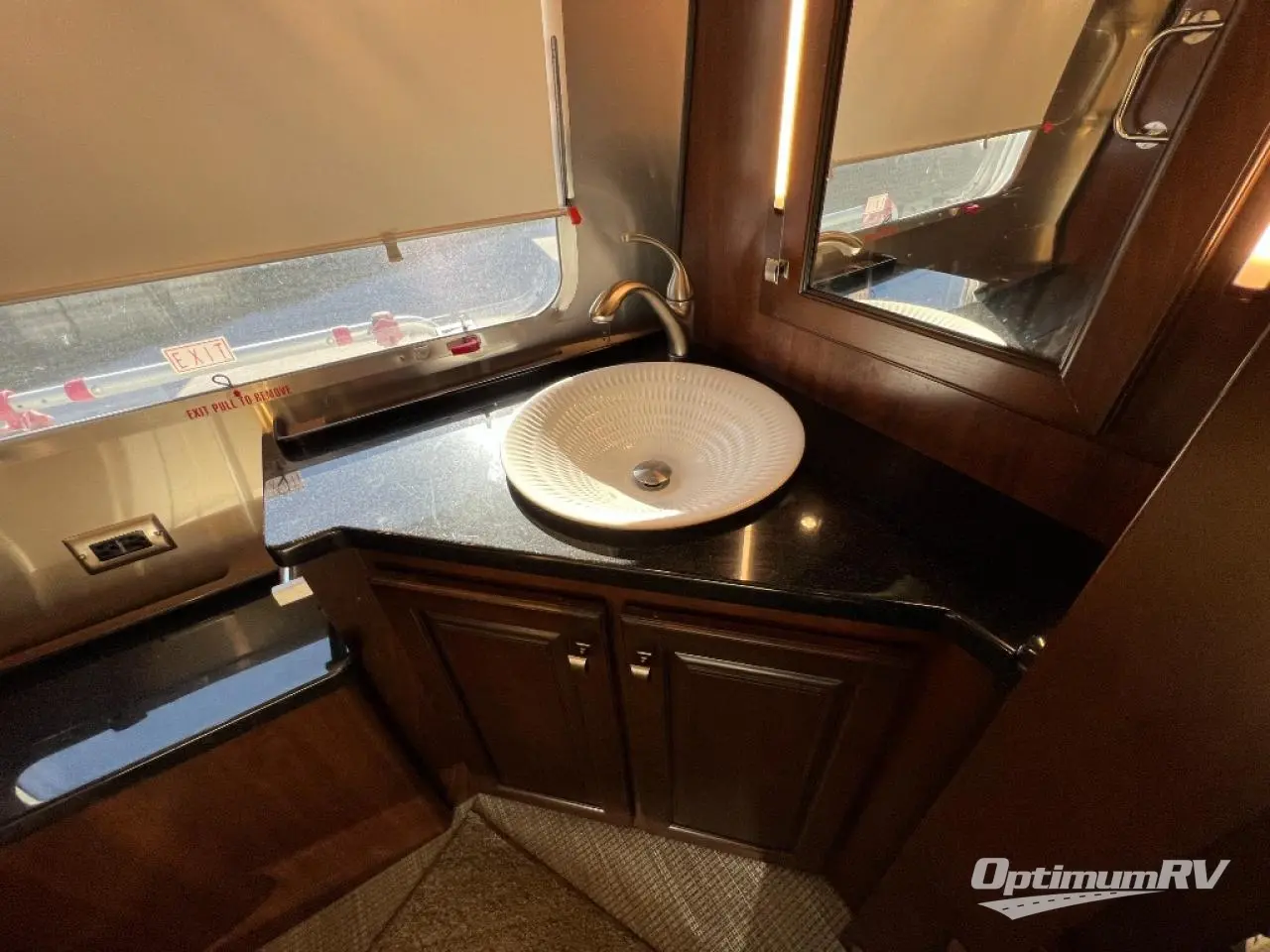 2018 Airstream Classic 33FB Photo 16