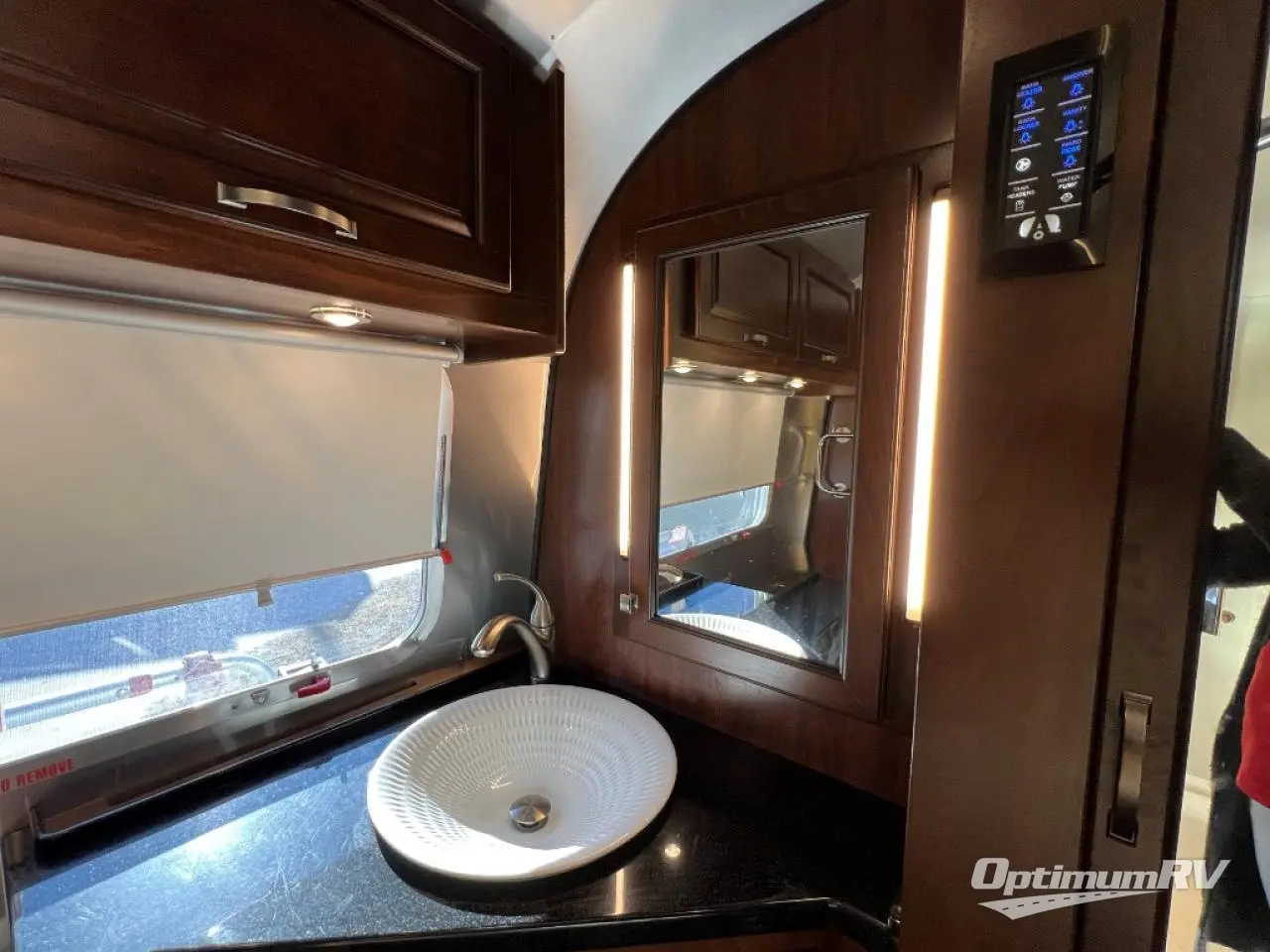 2018 Airstream Classic 33FB Photo 17