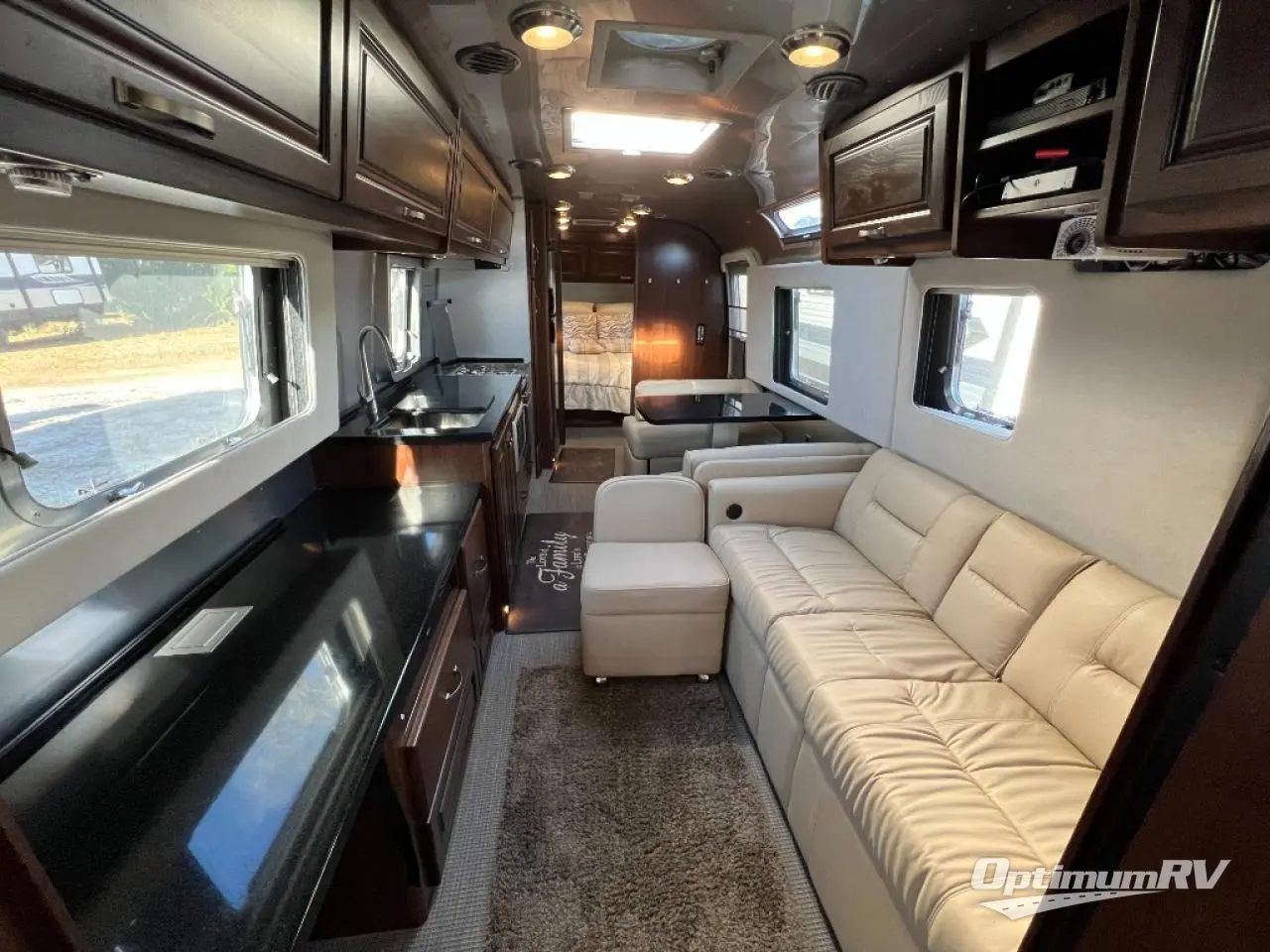 2018 Airstream Classic 33FB Photo 21