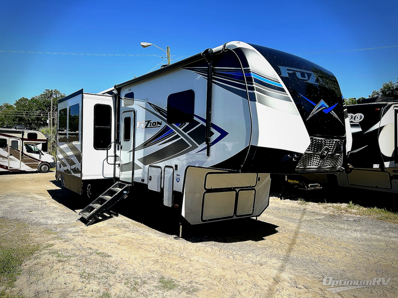 2021 Keystone Fuzion 373 Photo 1