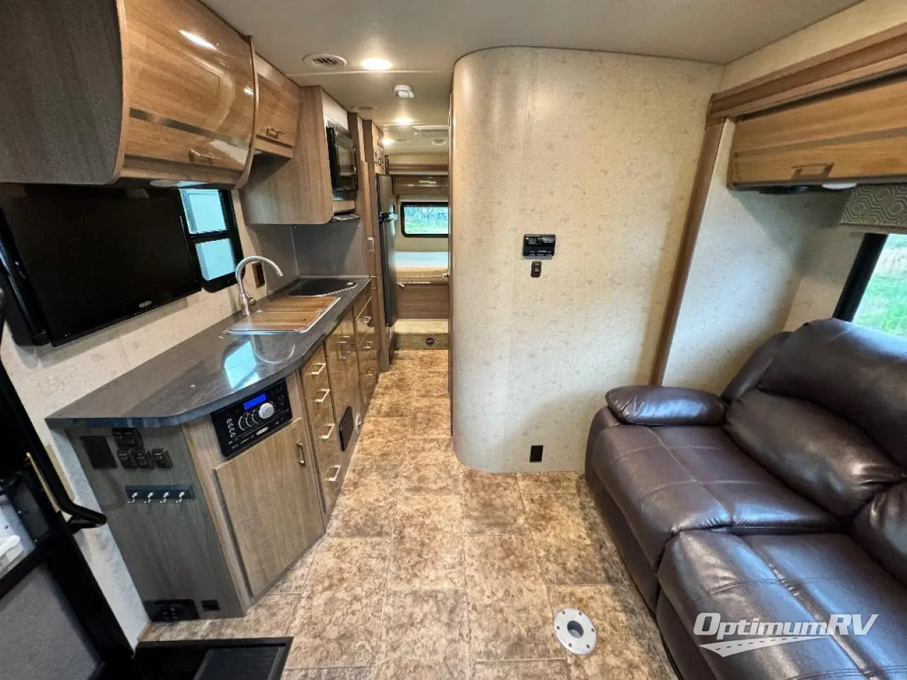 2014 Itasca Navion IQ 24G Photo 5