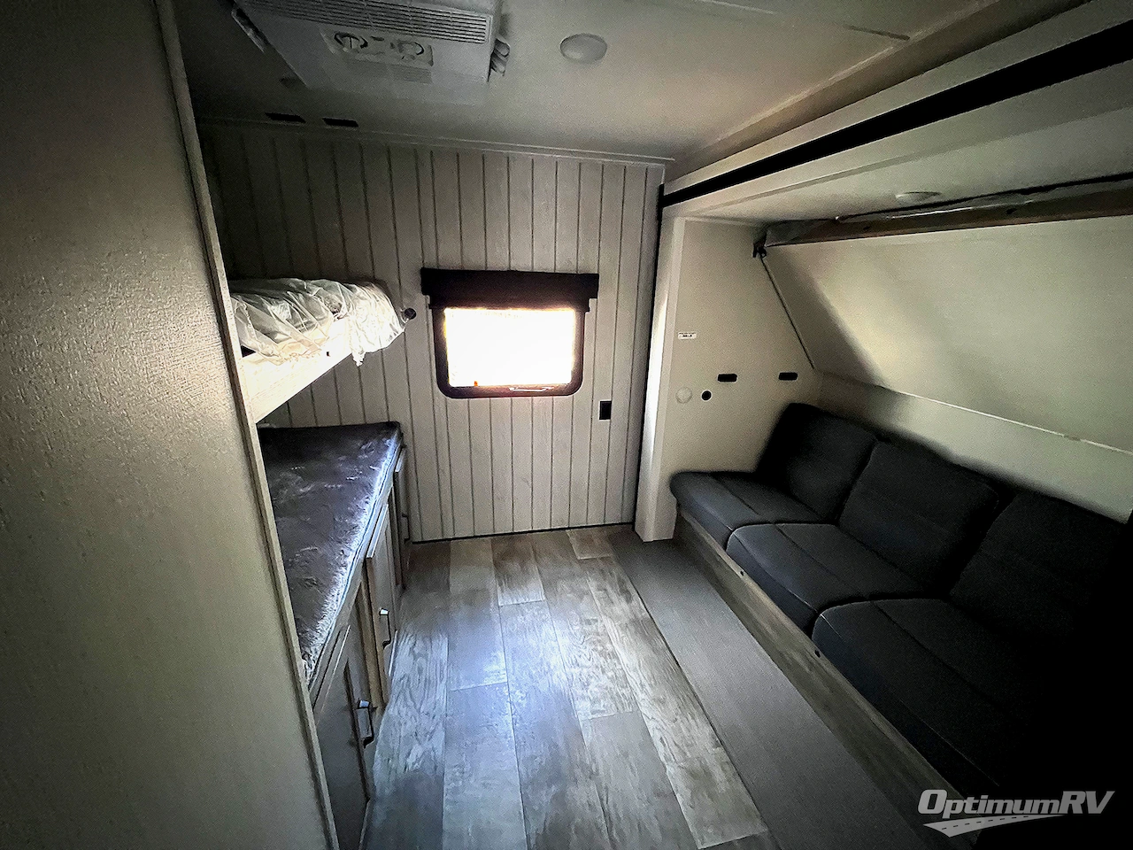 2024 Palomino Puma 32BHQS Photo 13