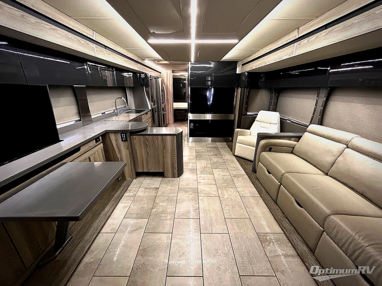 2018 Winnebago Horizon 40A Photo 7