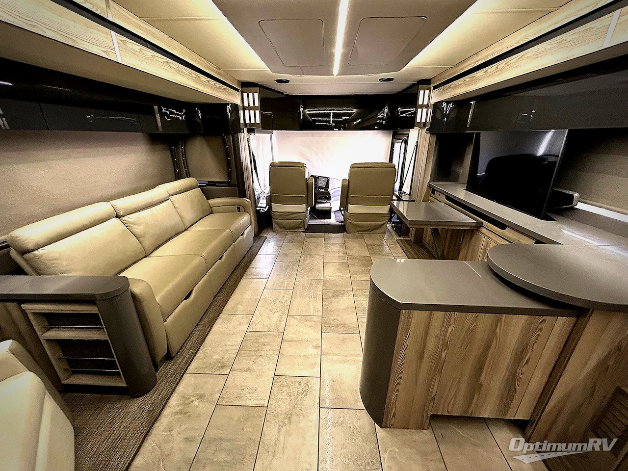 2018 Winnebago Horizon 40A Photo 8