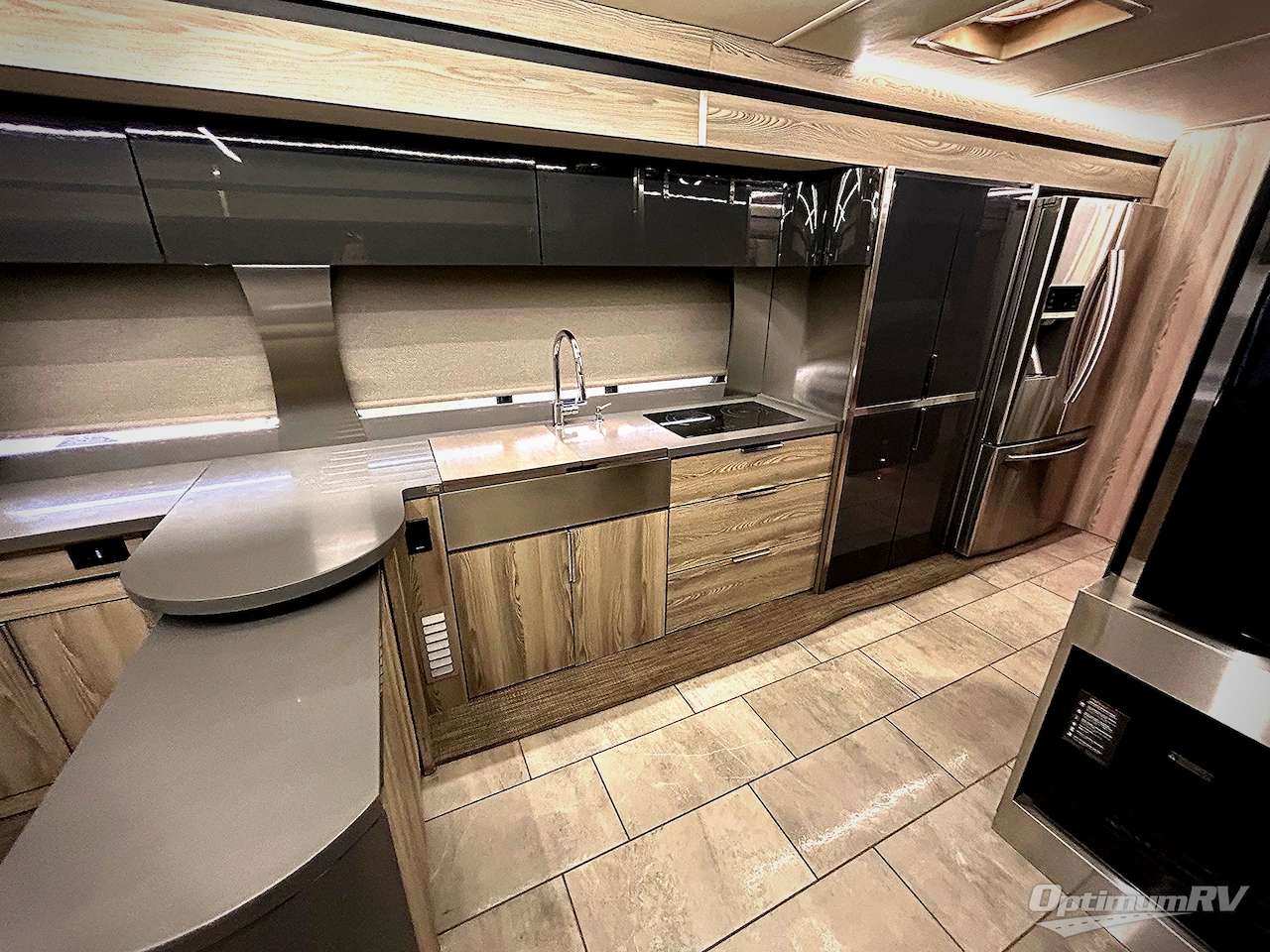 2018 Winnebago Horizon 40A Photo 9