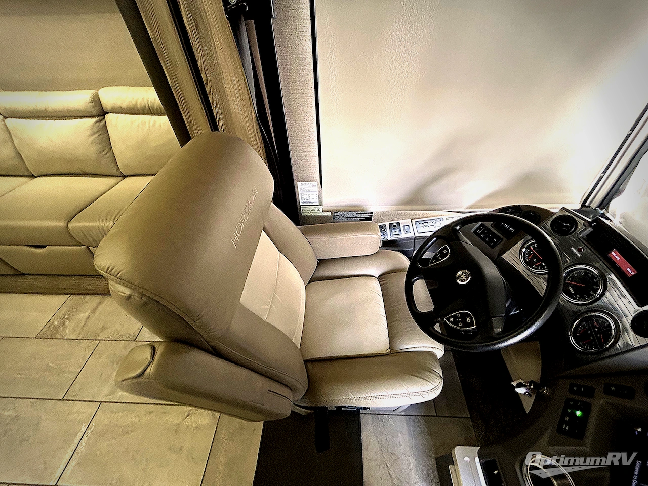 2018 Winnebago Horizon 40A Photo 4