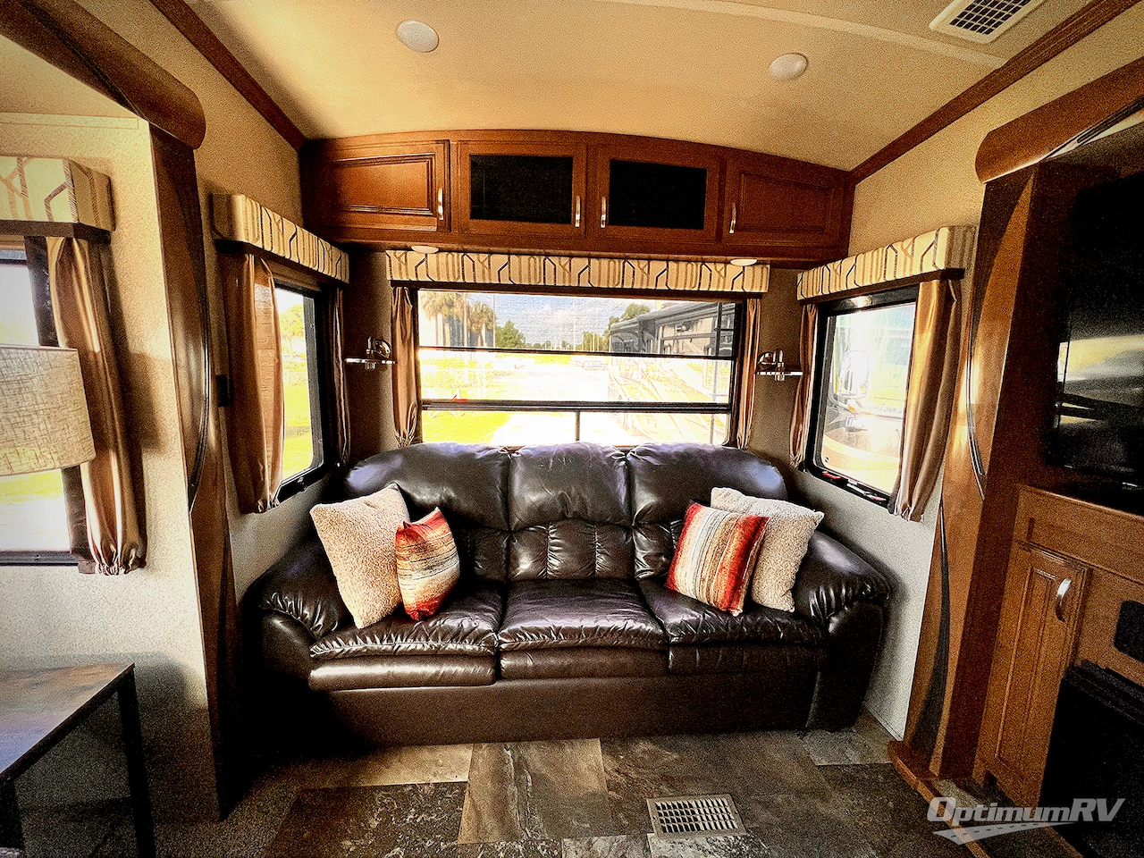 2019 Forest River Cedar Creek Hathaway Edition 38FBD Photo 7