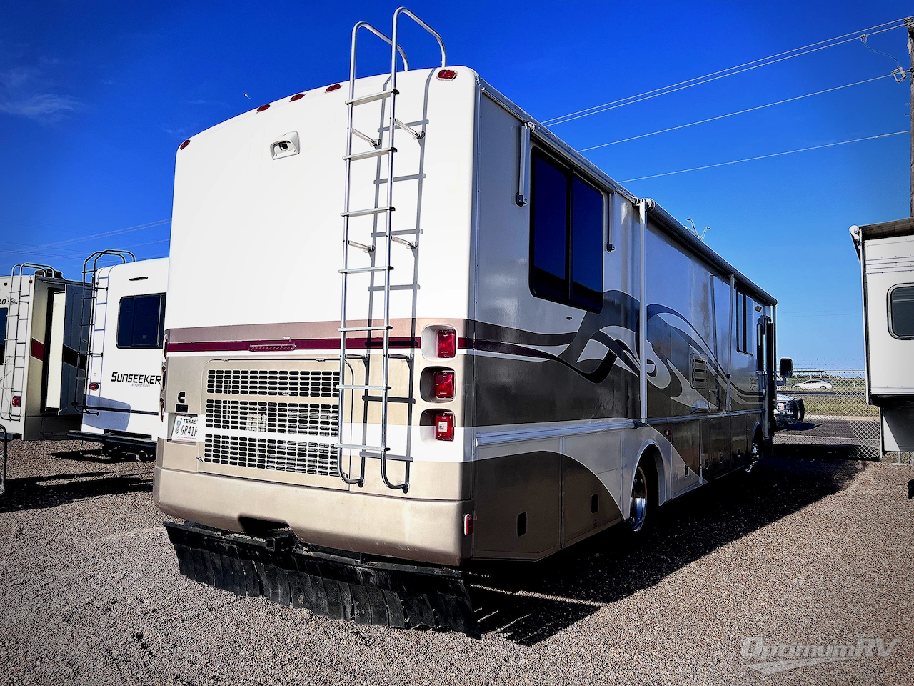 1997 Fleetwood Discovery 36A Photo 2