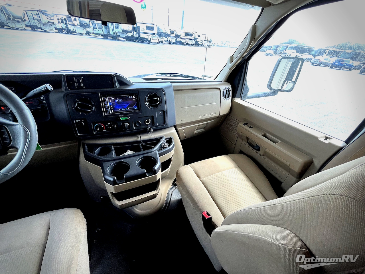 2019 Winnebago Minnie Winnie 31G Photo 6