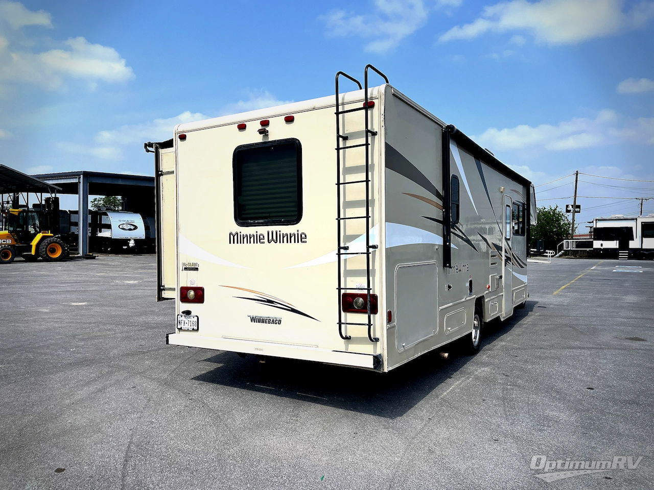 2019 Winnebago Minnie Winnie 31G Photo 2