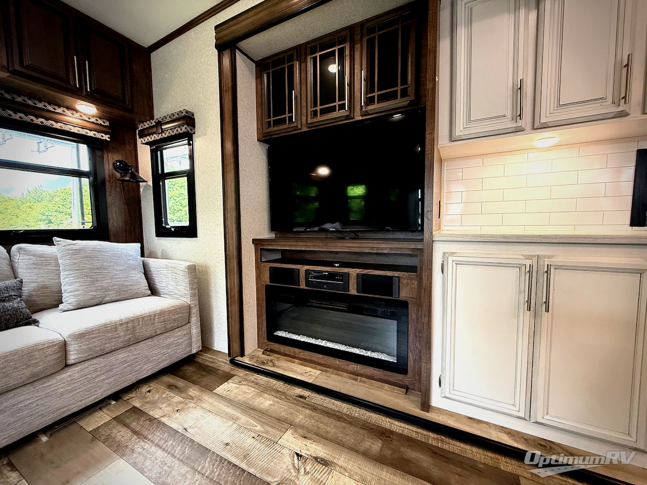 2021 KZ Durango Gold G383RLQ Photo 6
