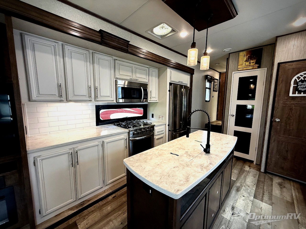 2021 KZ Durango Gold G383RLQ Photo 7