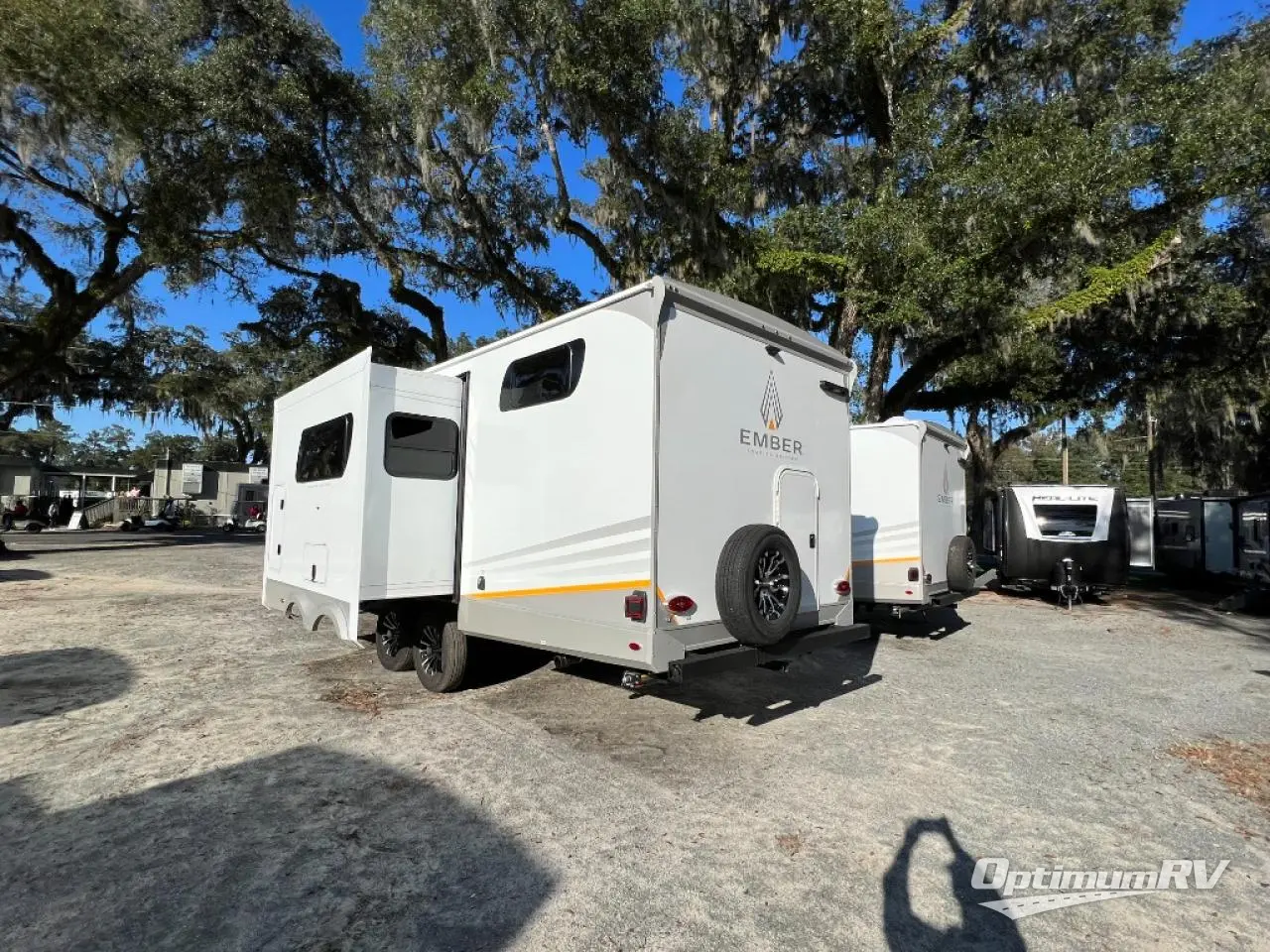 2023 Ember Overland Touring 24BH Photo 3