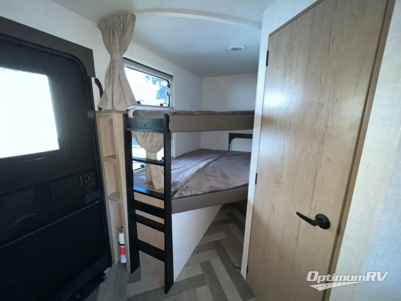 2023 Ember Overland Touring 24BH Photo 10