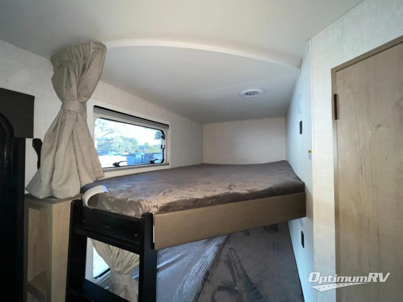 2023 Ember Overland Touring 24BH Photo 11