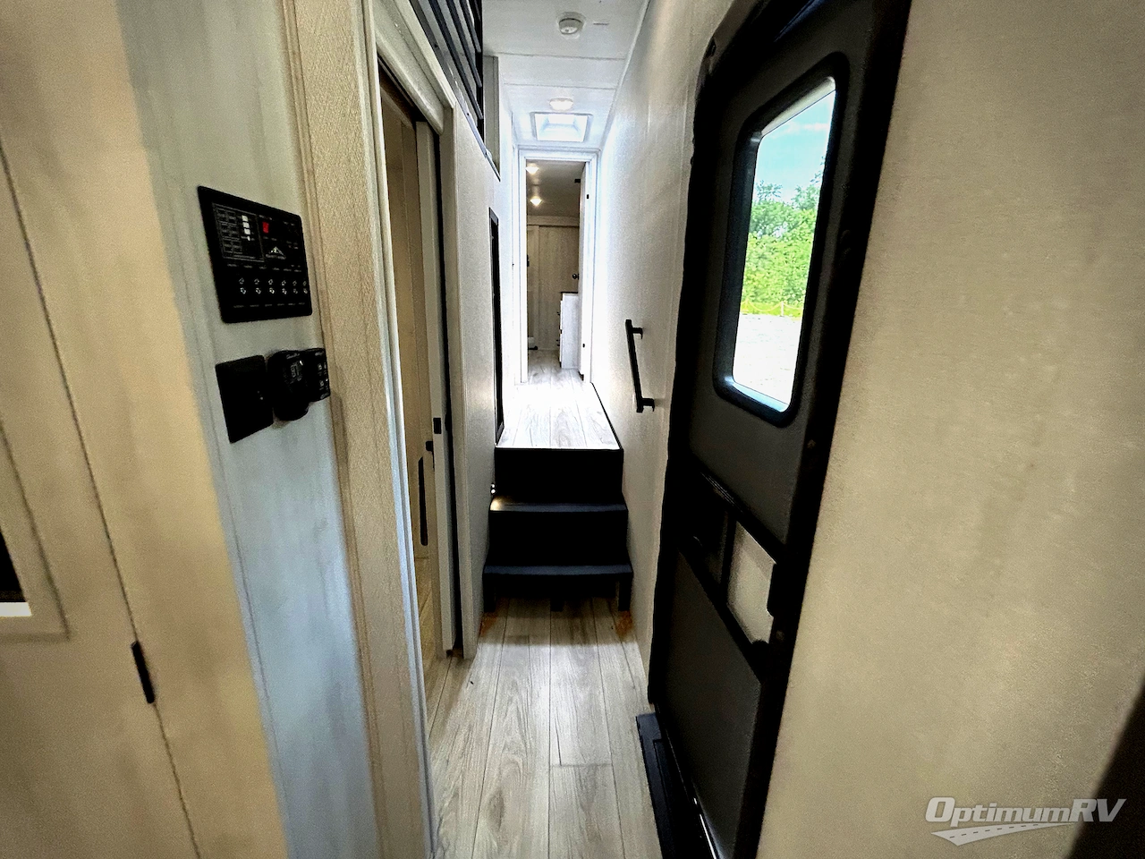 2025 East To West Tandara 386MB-OK Photo 7