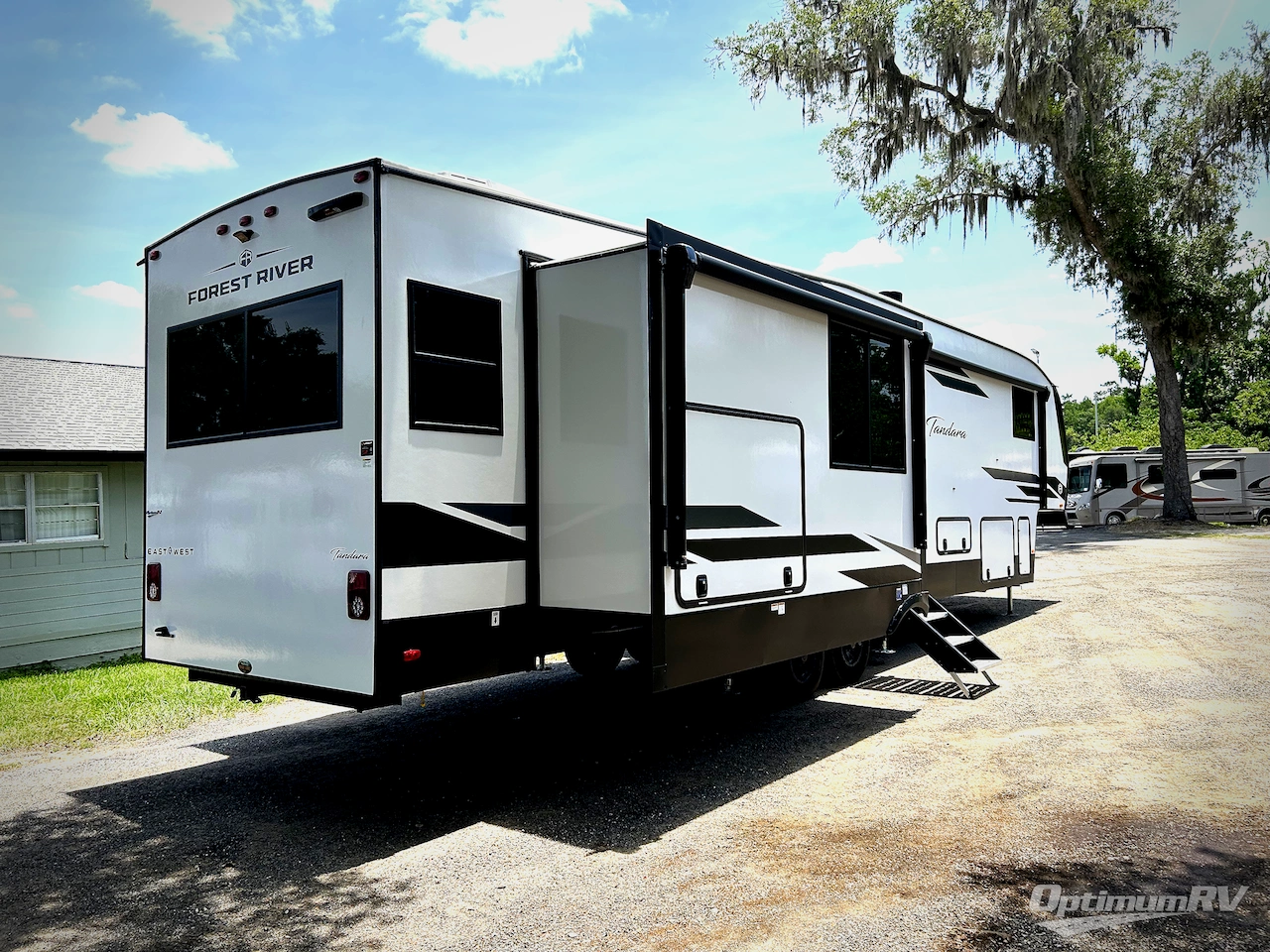 2025 East To West Tandara 386MB-OK Photo 2