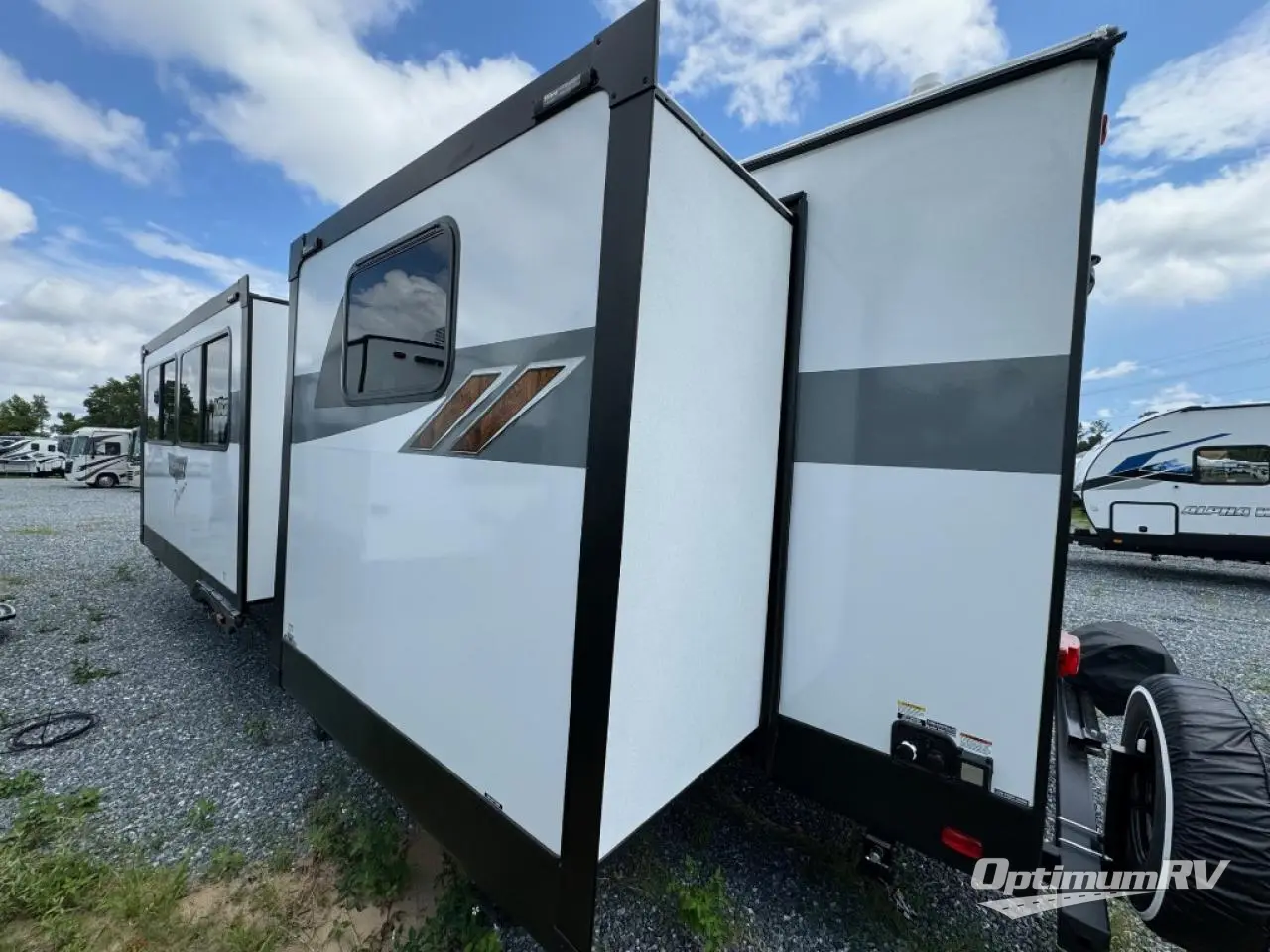 New 2025 Forest River Wildwood 31KQBTS Travel Trailer at Optimum RV Tallahassee,FL 1FW953
