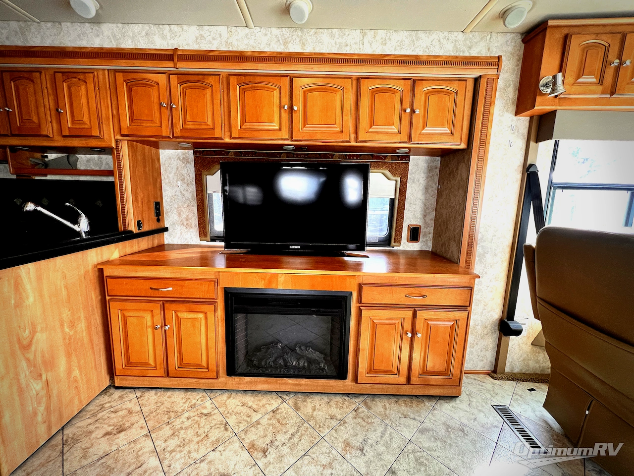 2011 Winnebago Journey Express 34Y Photo 9
