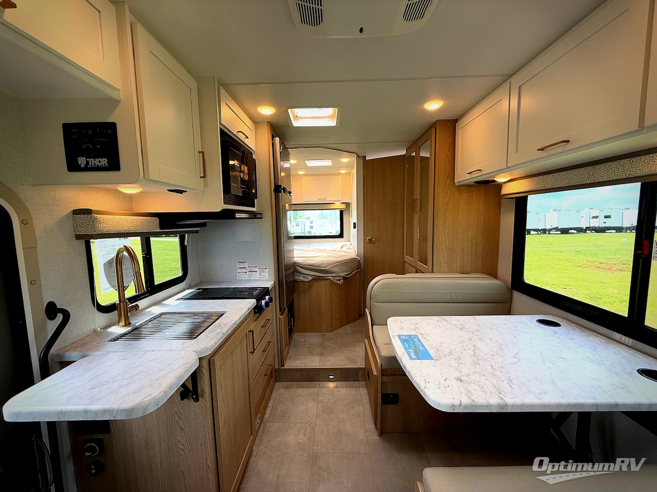 2026 Thor Chateau 21Z Photo 4