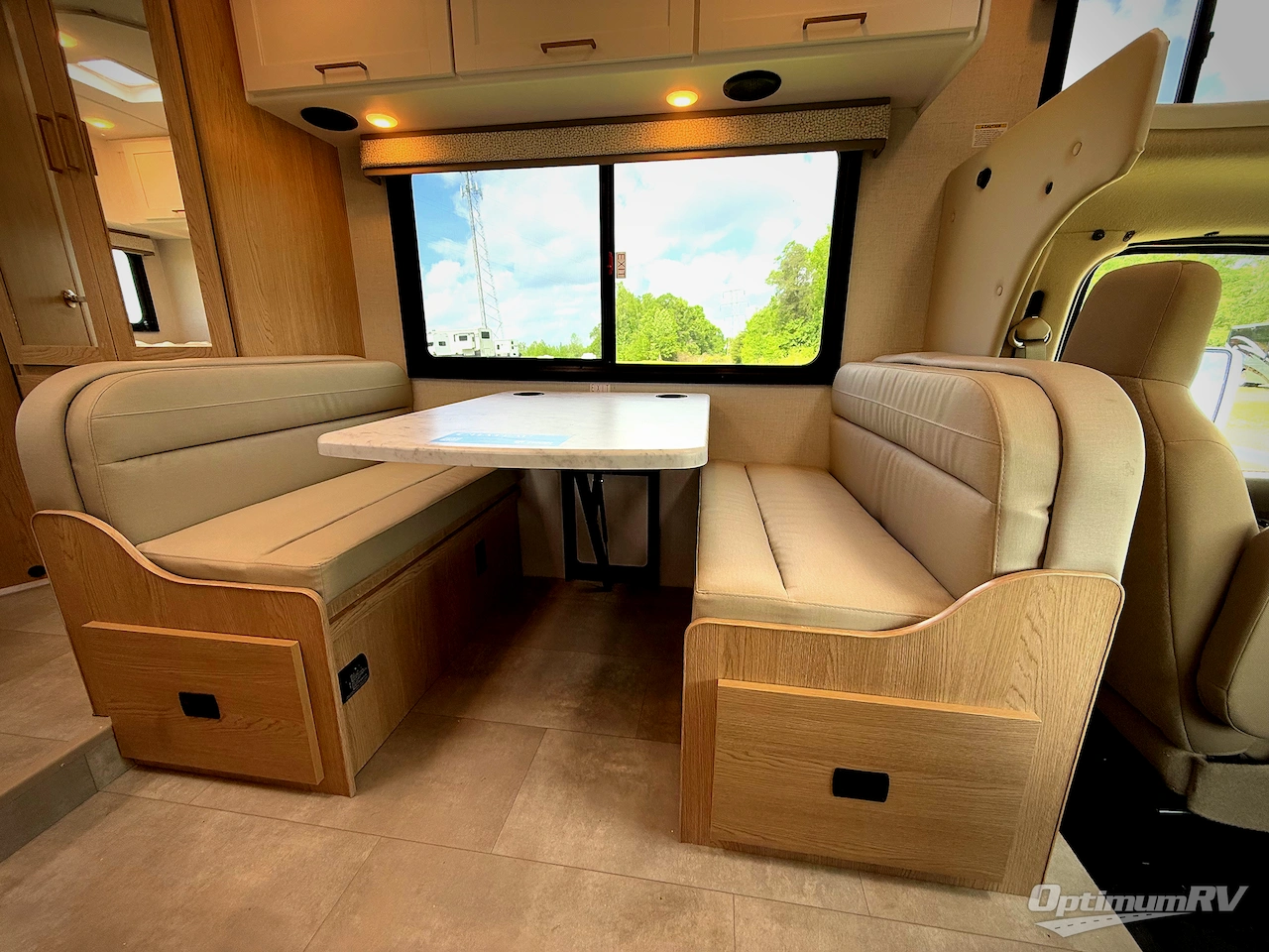 2026 Thor Chateau 21Z Photo 6