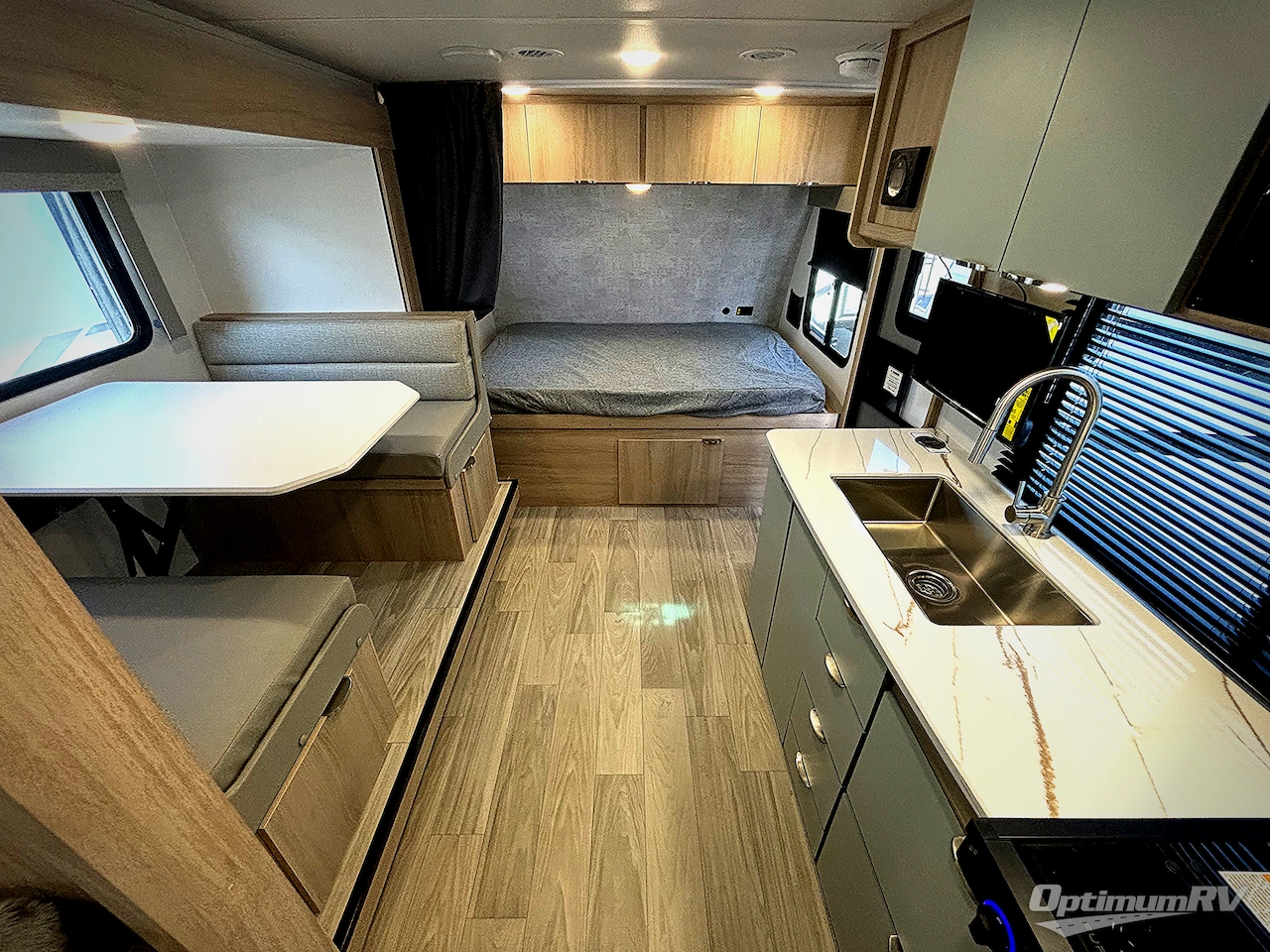 2025 Winnebago Micro Minnie 2100BH Photo 8