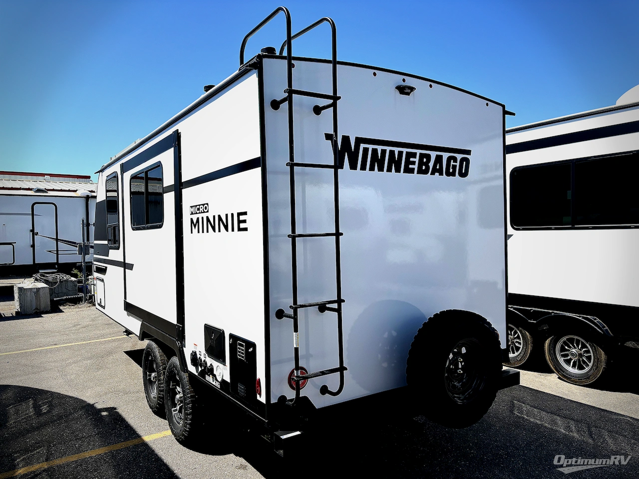 2025 Winnebago Micro Minnie 2108FBS Photo 3