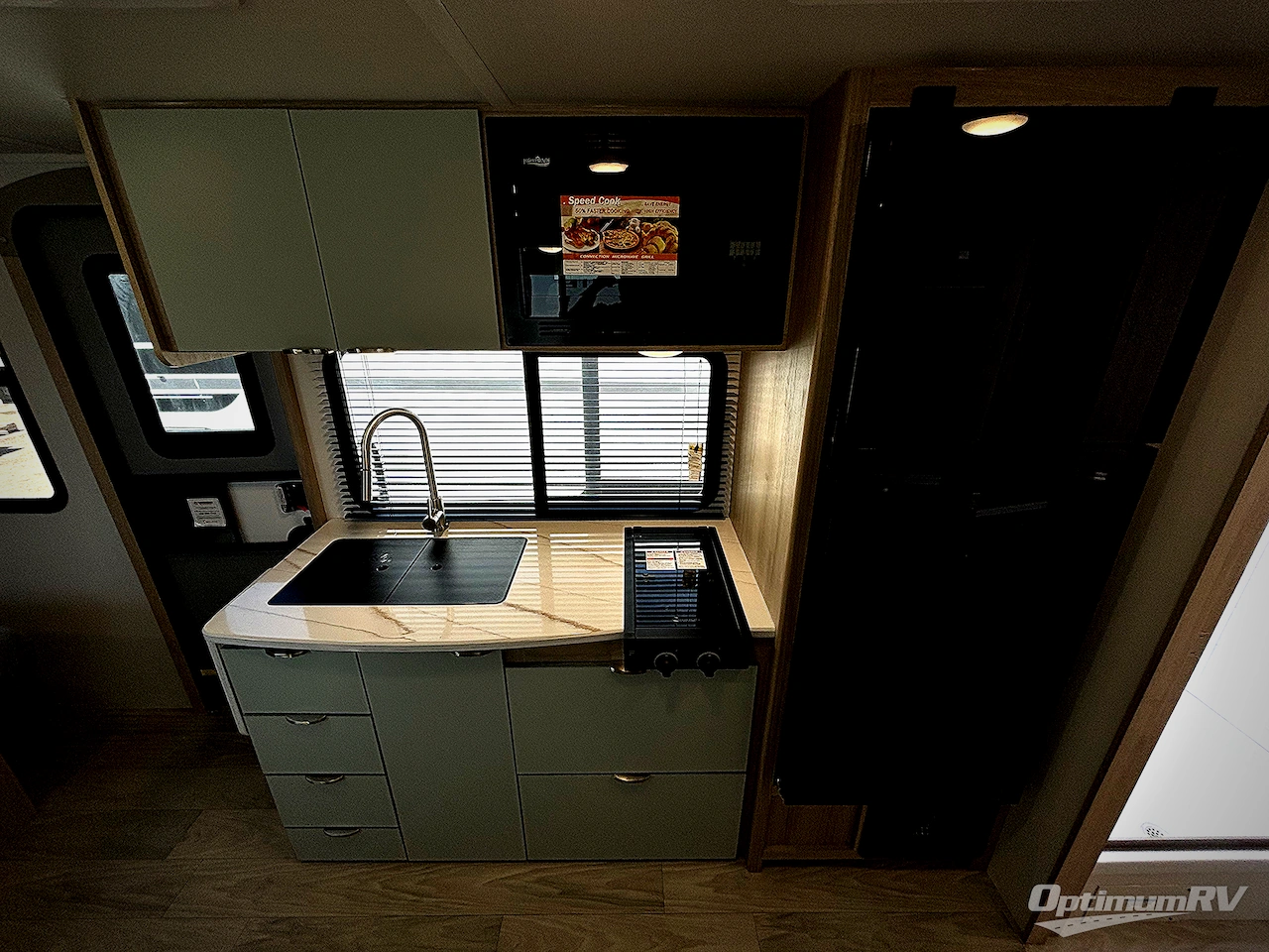 2025 Winnebago Micro Minnie 2108FBS Photo 7