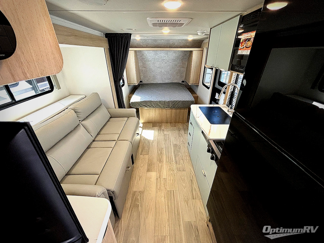 2025 Winnebago Micro Minnie 2108FBS Photo 8