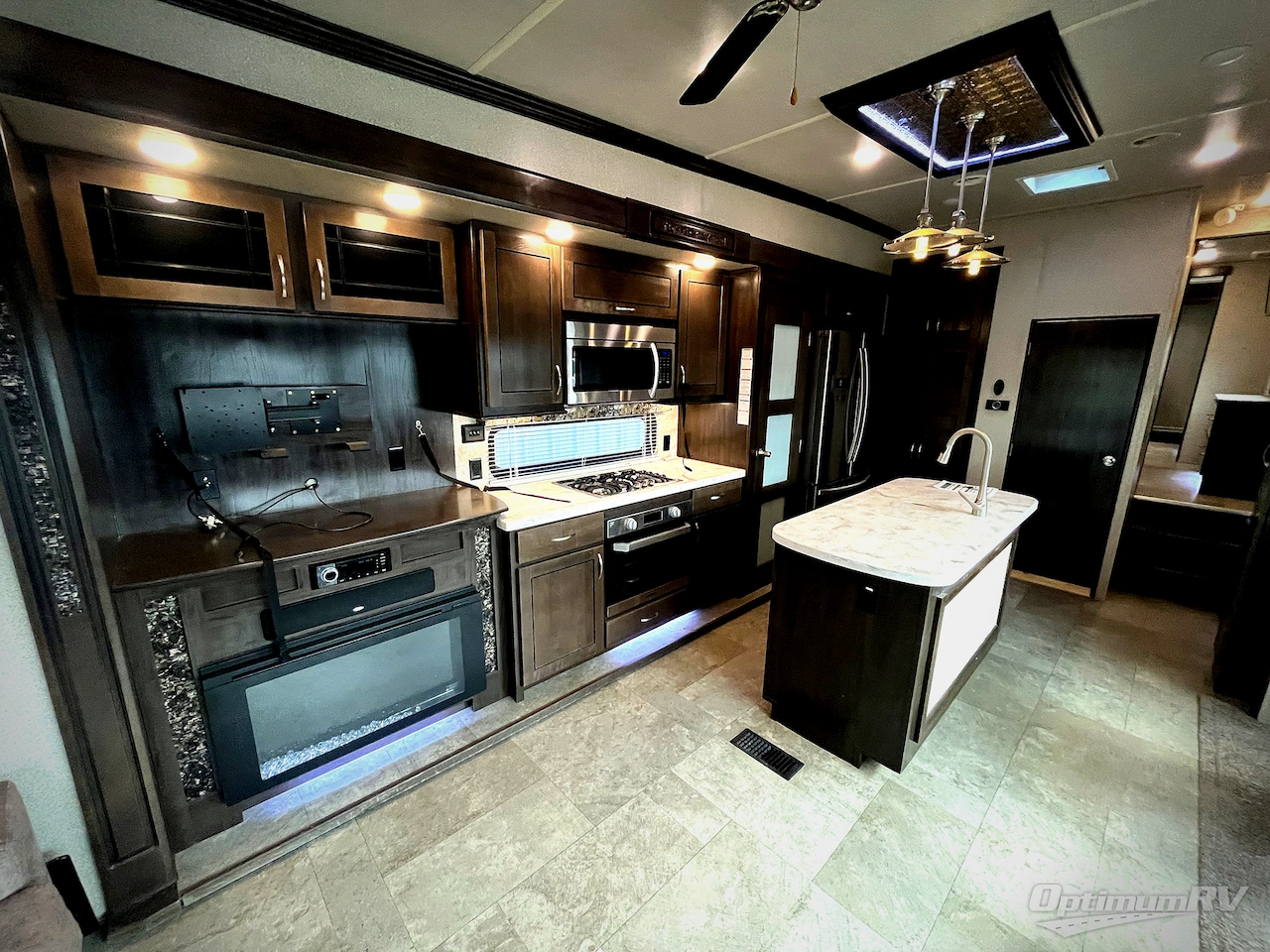 2019 Forest River Cedar Creek Hathaway Edition 38FBD Photo 11