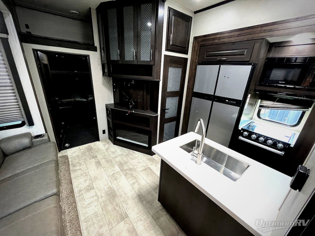 2022 Grand Design Momentum G-Class 350G Photo 4