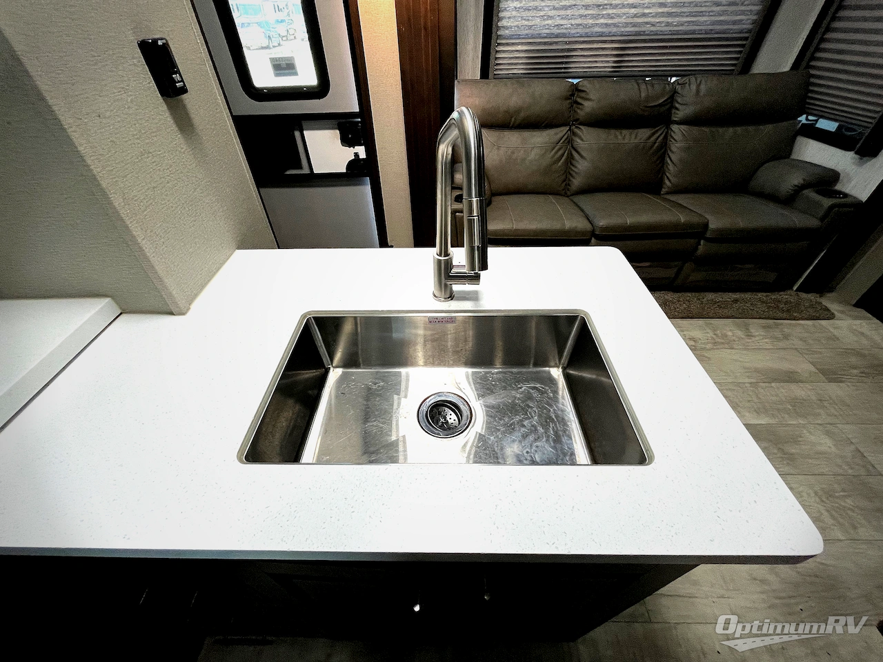 2022 Grand Design Momentum G-Class 350G Photo 10