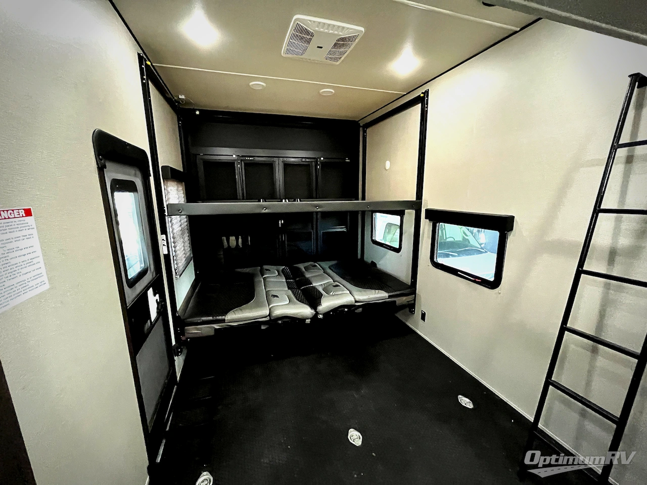 2022 Grand Design Momentum G-Class 350G Photo 15
