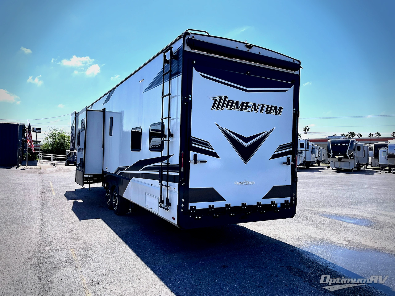 2022 Grand Design Momentum G-Class 350G Photo 3