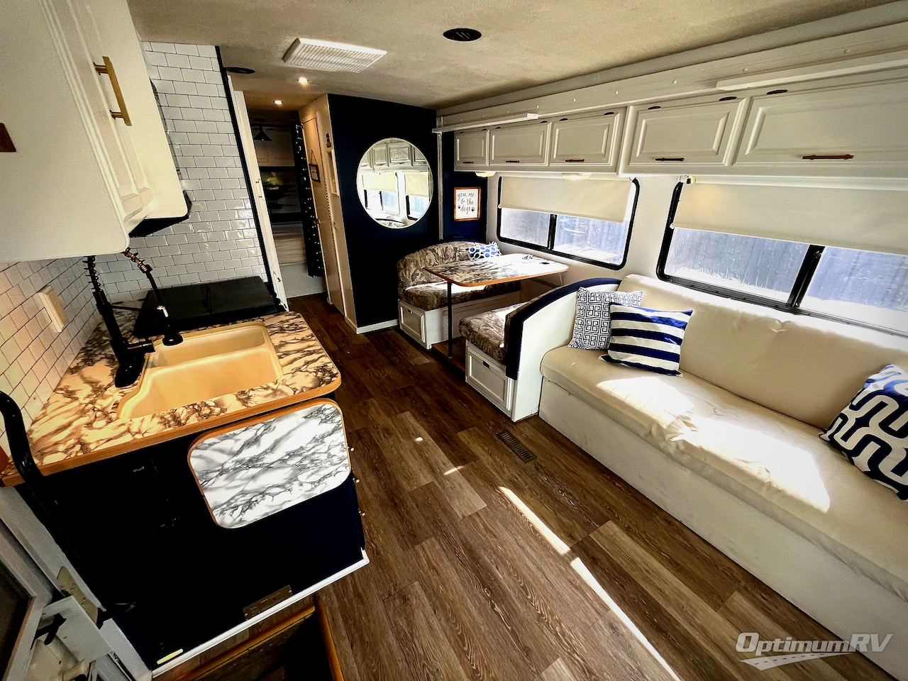 2004 Winnebago Sightseer 30B Photo 4