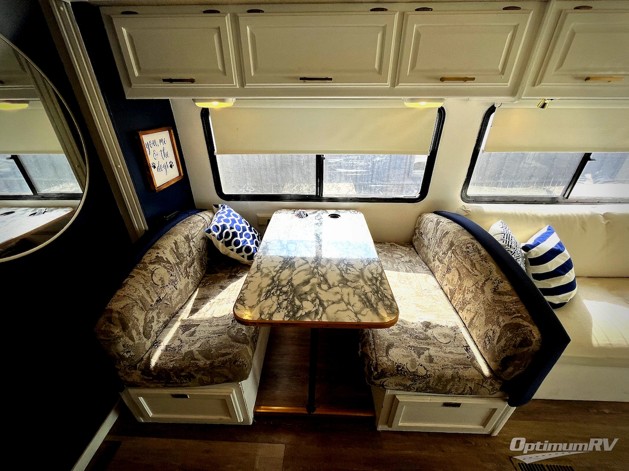 2004 Winnebago Sightseer 30B Photo 7