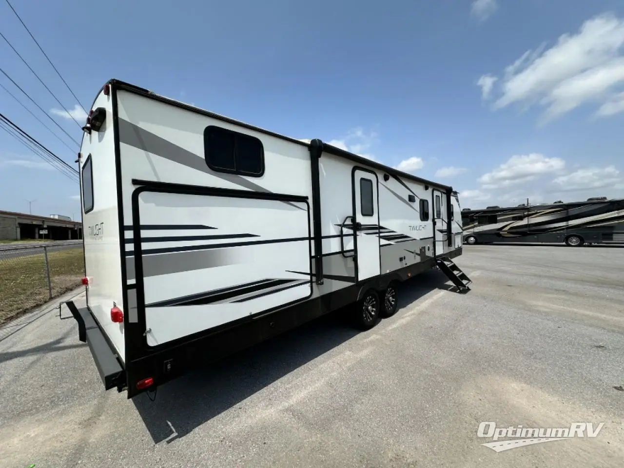 2022 Cruiser Twilight Signature TWS 3300 Photo 2