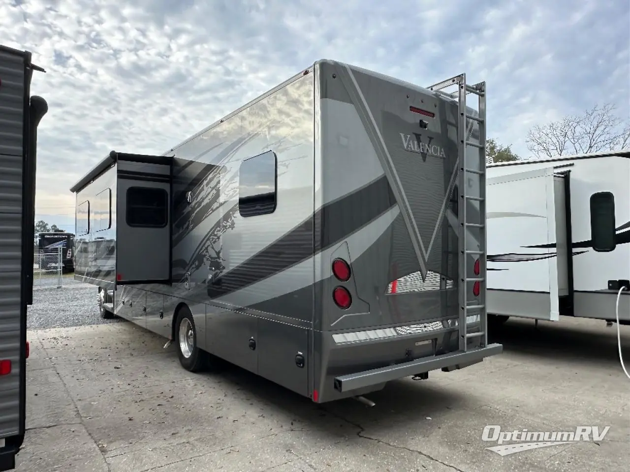 2021 Renegade Valencia 35MB Photo 3