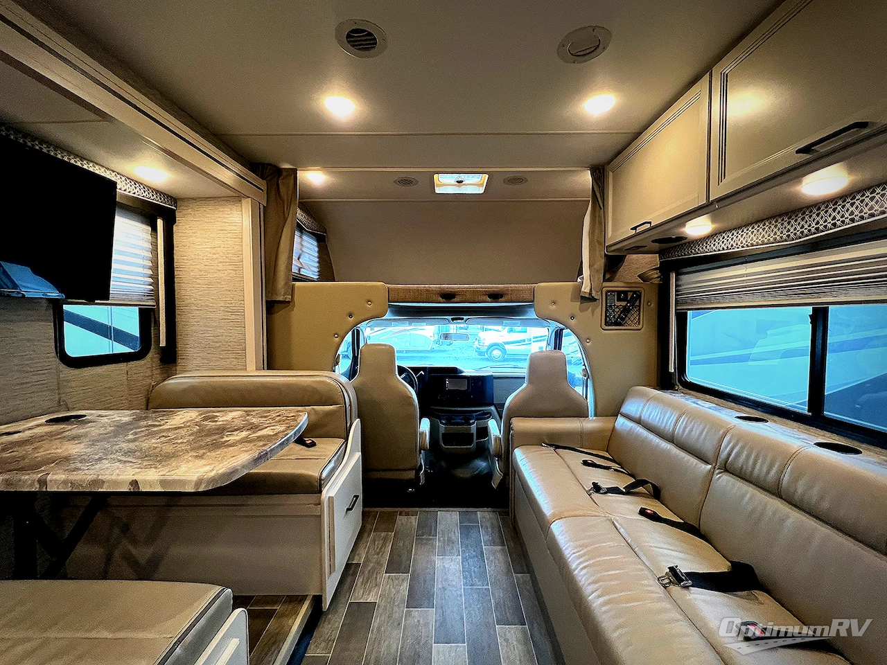 2022 Thor Chateau 28Z Photo 3