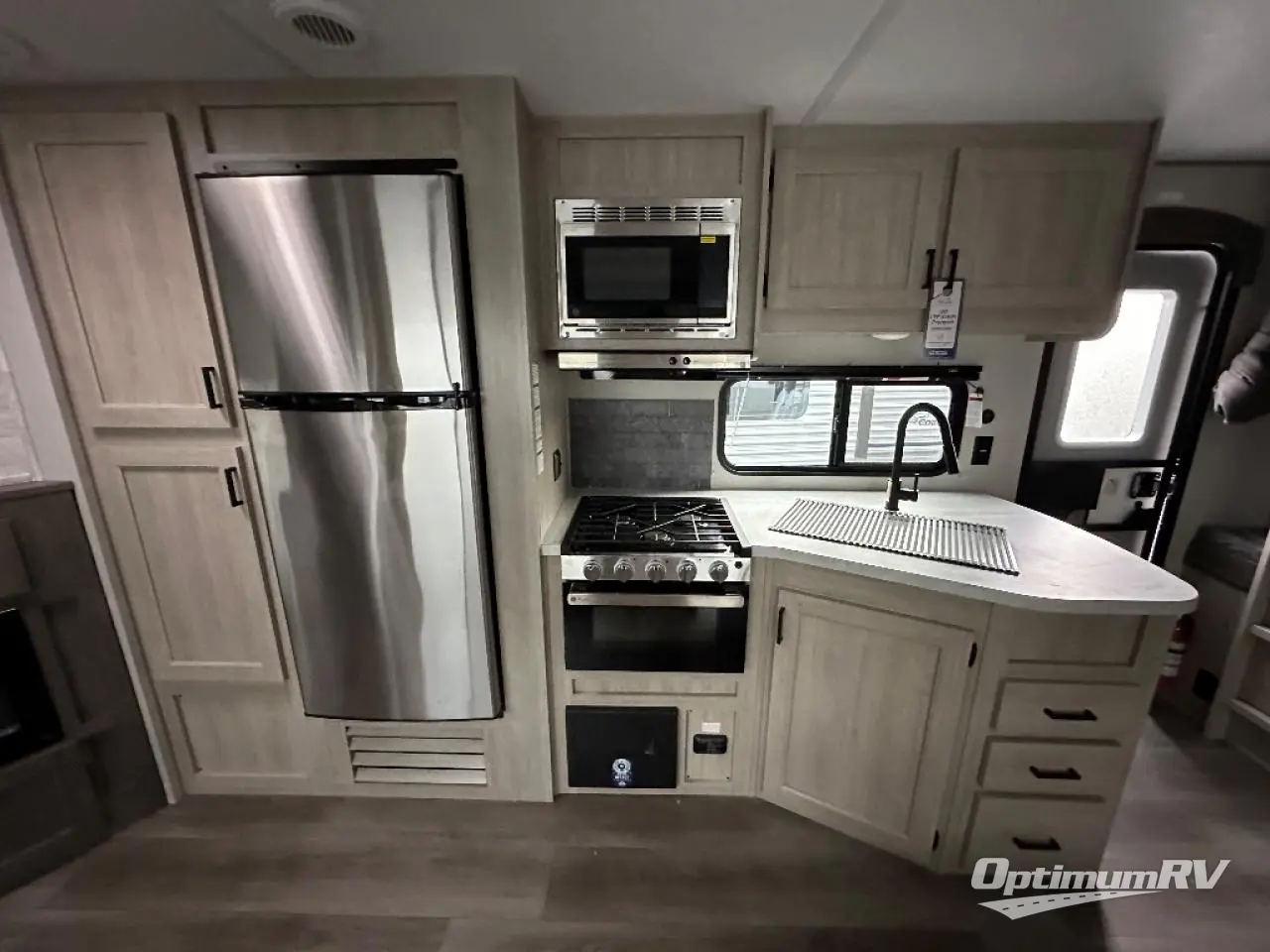 SOLD! New 2024 Coachmen Catalina Legacy Edition 263BHSCK Travel