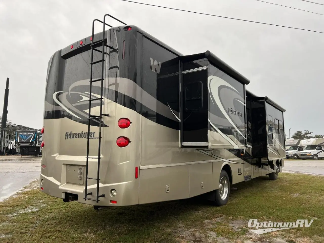 2014 Winnebago Adventurer 37F Photo 2