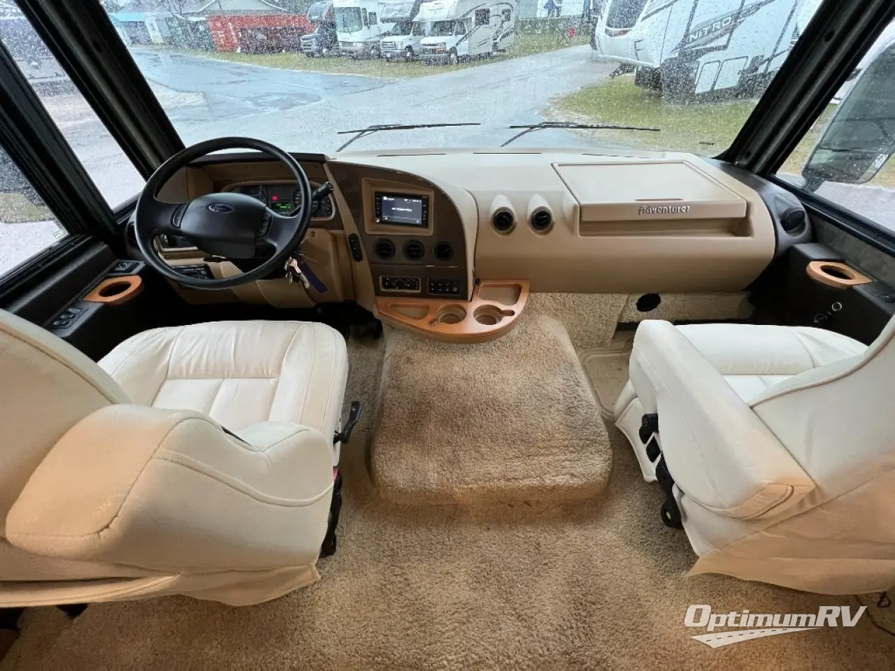 2014 Winnebago Adventurer 37F Photo 4