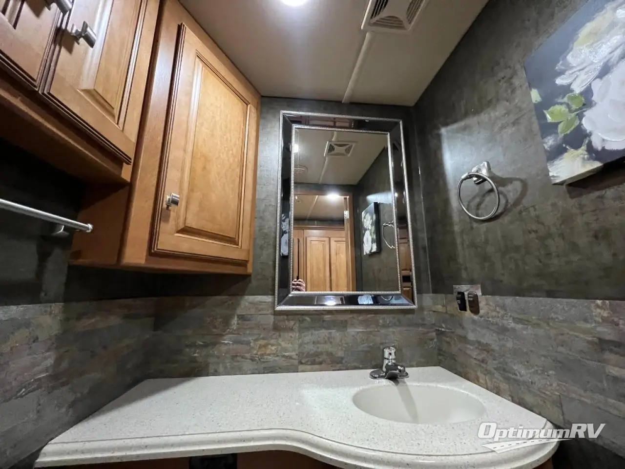 2014 Winnebago Adventurer 37F Photo 18