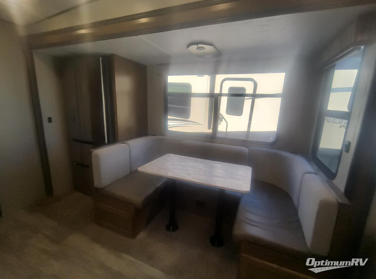 2021 Coachmen Chaparral Lite 274BH Photo 6