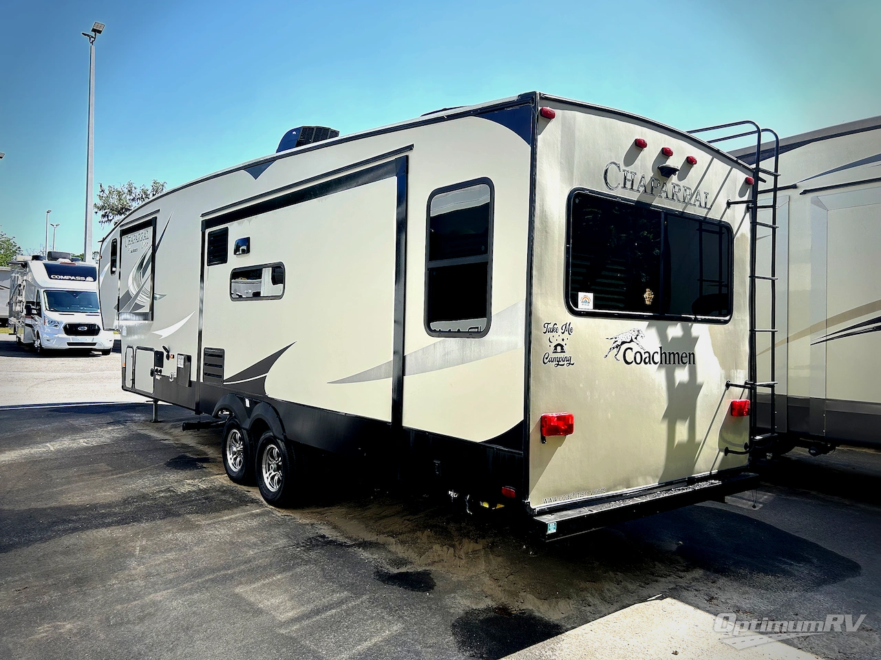 2019 Coachmen Chaparral Lite 30RLS Photo 3
