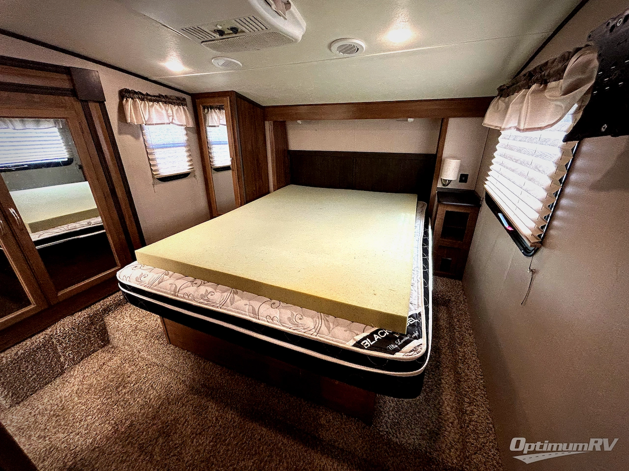2019 Coachmen Chaparral Lite 30RLS Photo 8