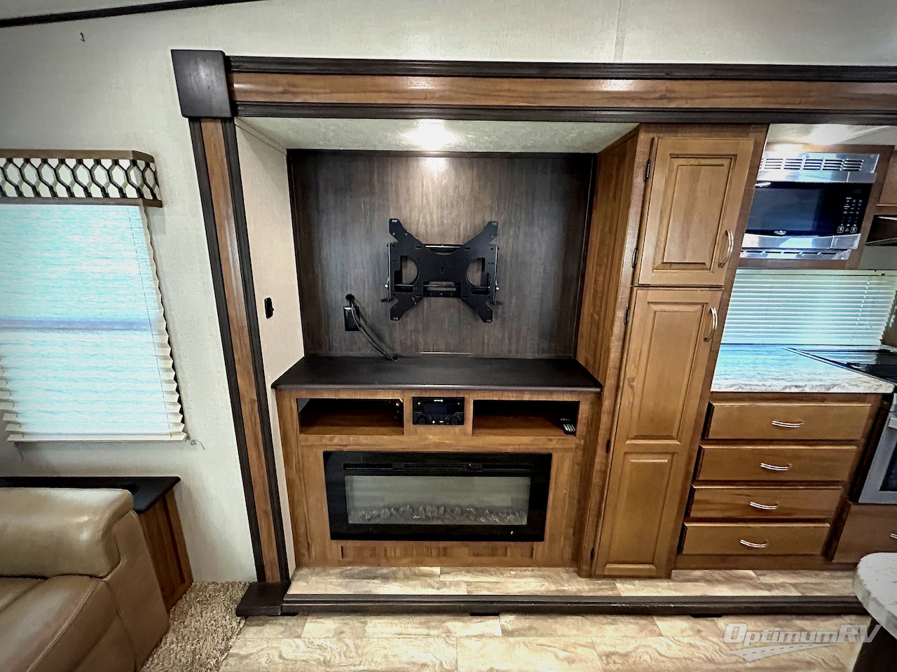 2019 Coachmen Chaparral Lite 30RLS Photo 15