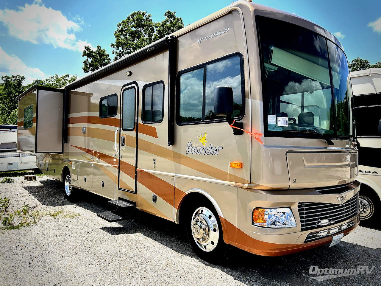 2007 Fleetwood Bounder 35E Photo 1