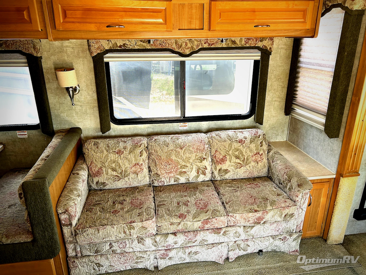 2007 Fleetwood Bounder 35E Photo 7