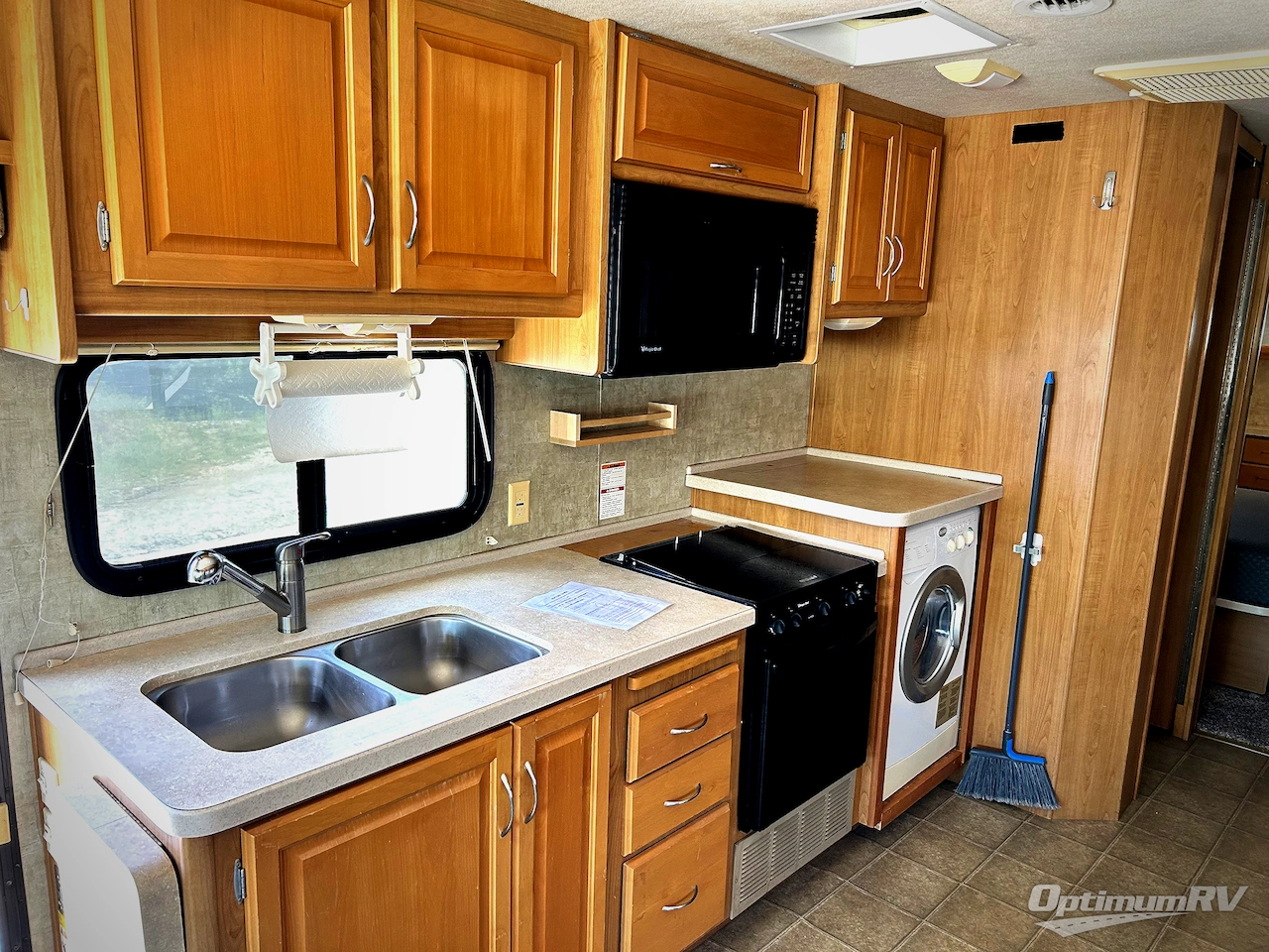 2007 Fleetwood Bounder 35E Photo 9